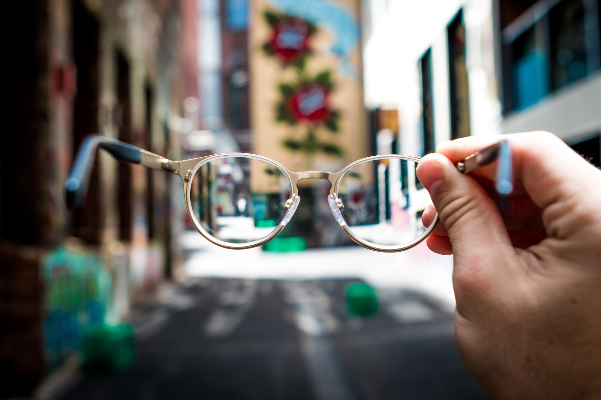 Jak dbać o swoje okulary i utrzymać je w dobrym stanie 