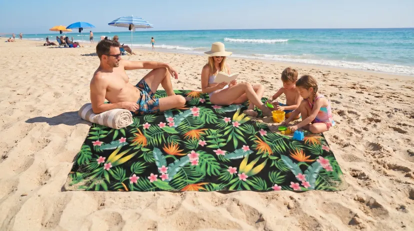 Jaki koc na plażę? Pomagamy w wyborze