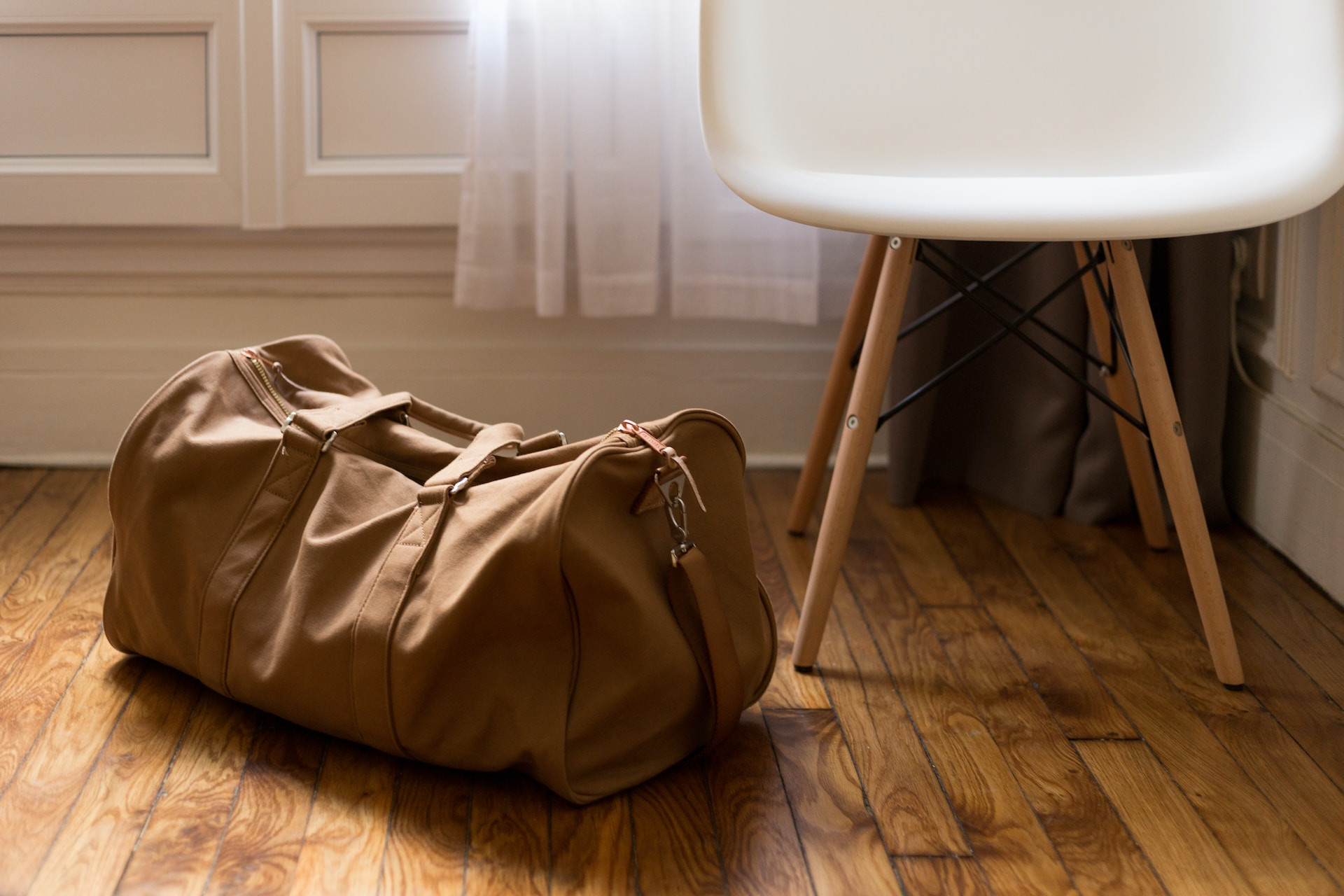 Jak kupić dobrą torbę podróżną? - poradnik od A do Z